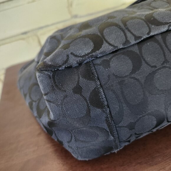 Like New Vintage Coach Signature Black Shoulder Bag Purse - Picture 11 of 13